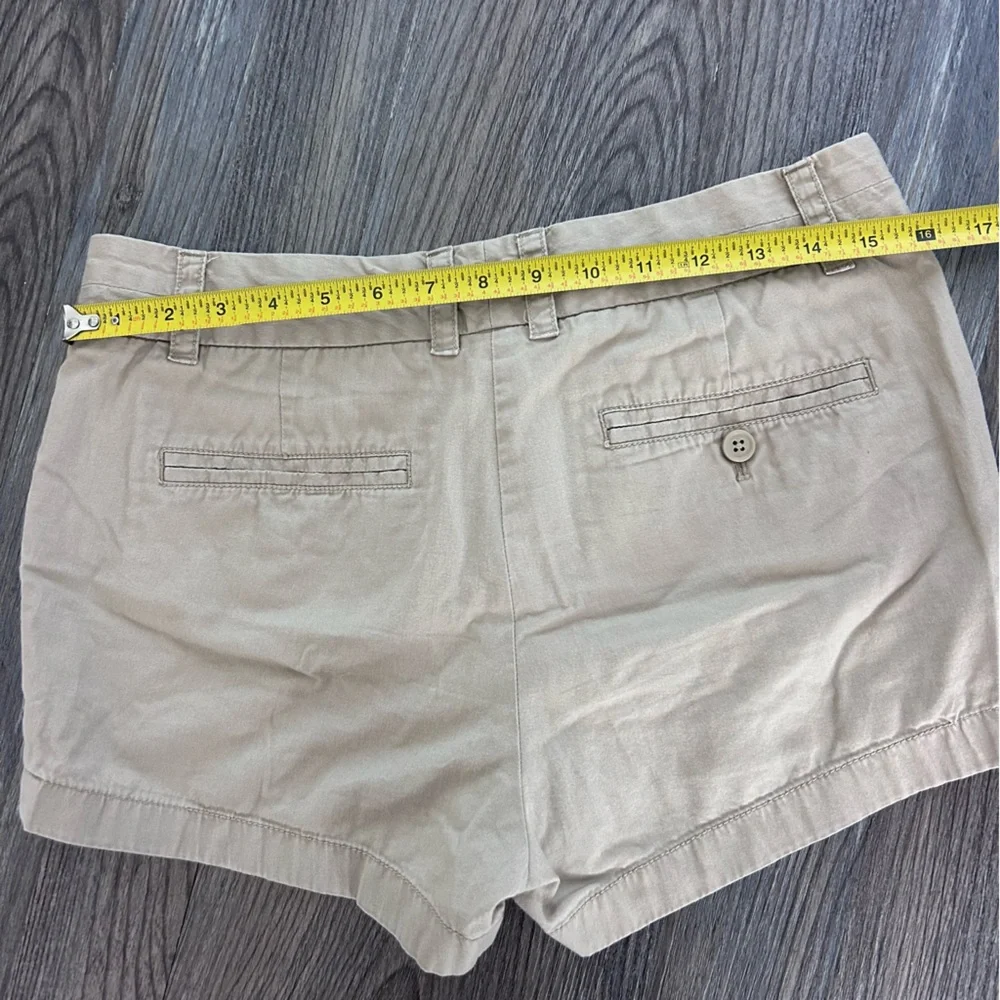 J. Crew Khaki chino shorts size 6